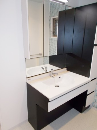 LIXILルミシス 座り使いもできるフルオープンタイプに